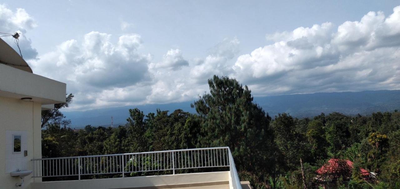 Africa Natural Tours - Kilimanjaro White House Hotel Moshi Exteriér fotografie