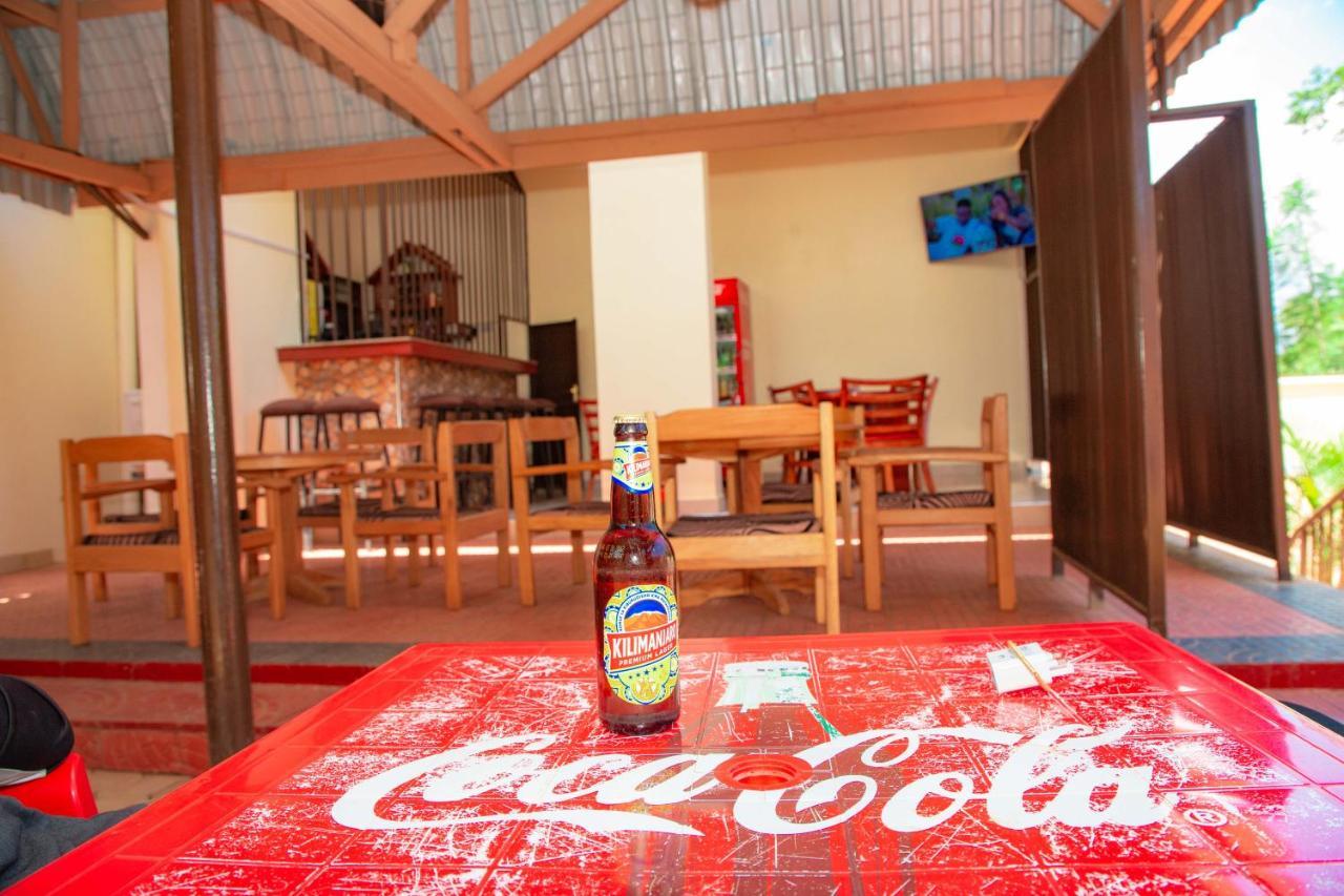 Africa Natural Tours - Kilimanjaro White House Hotel Moshi Exteriér fotografie