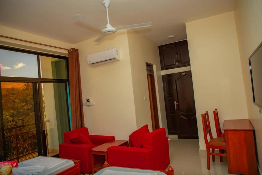 Africa Natural Tours - Kilimanjaro White House Hotel Moshi Exteriér fotografie