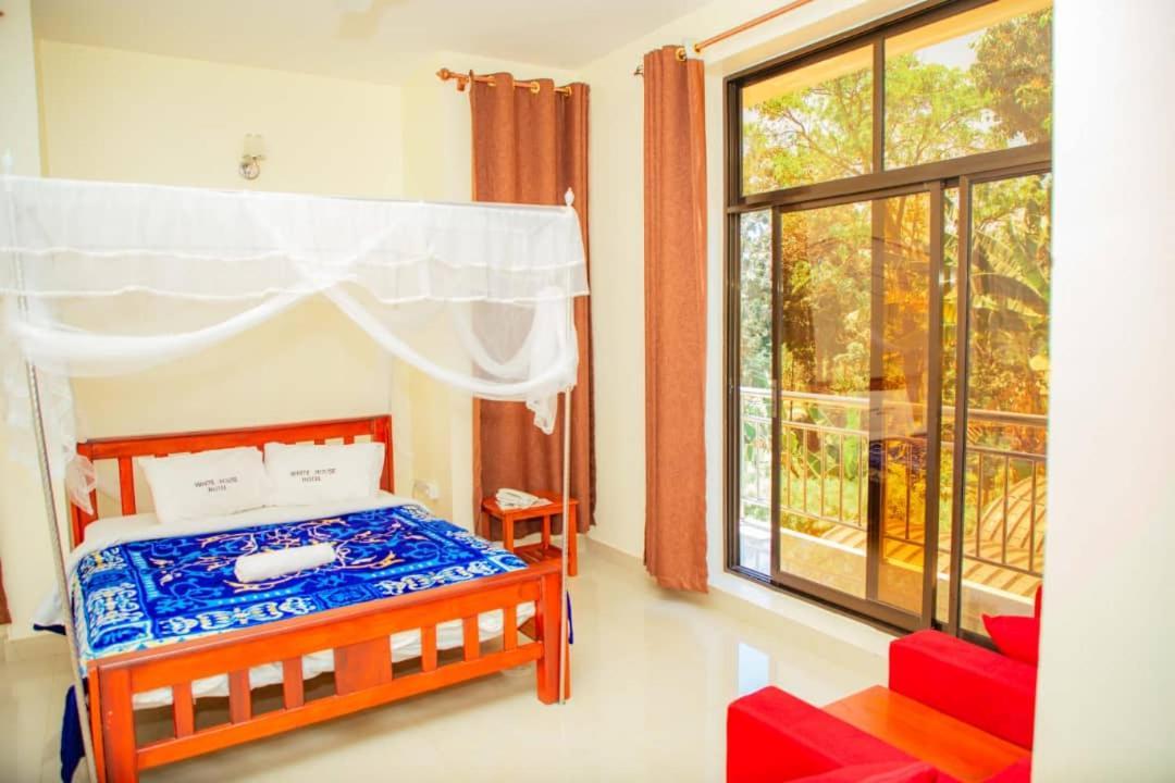 Africa Natural Tours - Kilimanjaro White House Hotel Moshi Exteriér fotografie