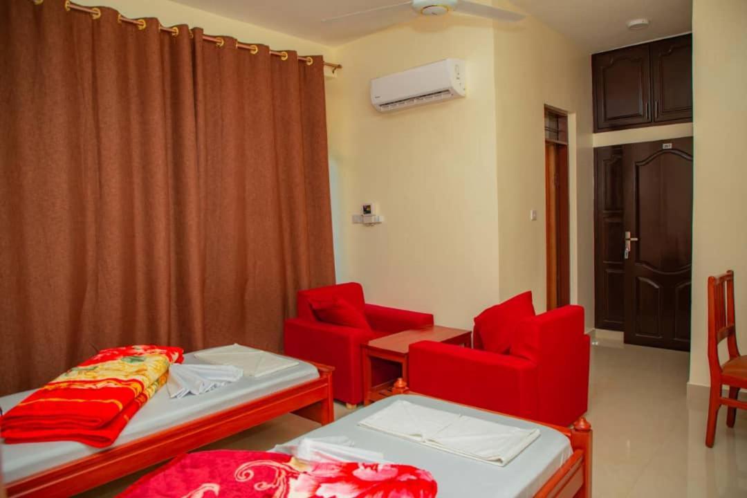 Africa Natural Tours - Kilimanjaro White House Hotel Moshi Exteriér fotografie