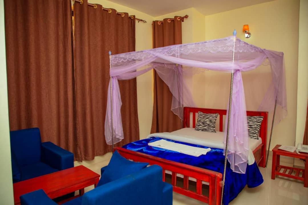 Africa Natural Tours - Kilimanjaro White House Hotel Moshi Exteriér fotografie