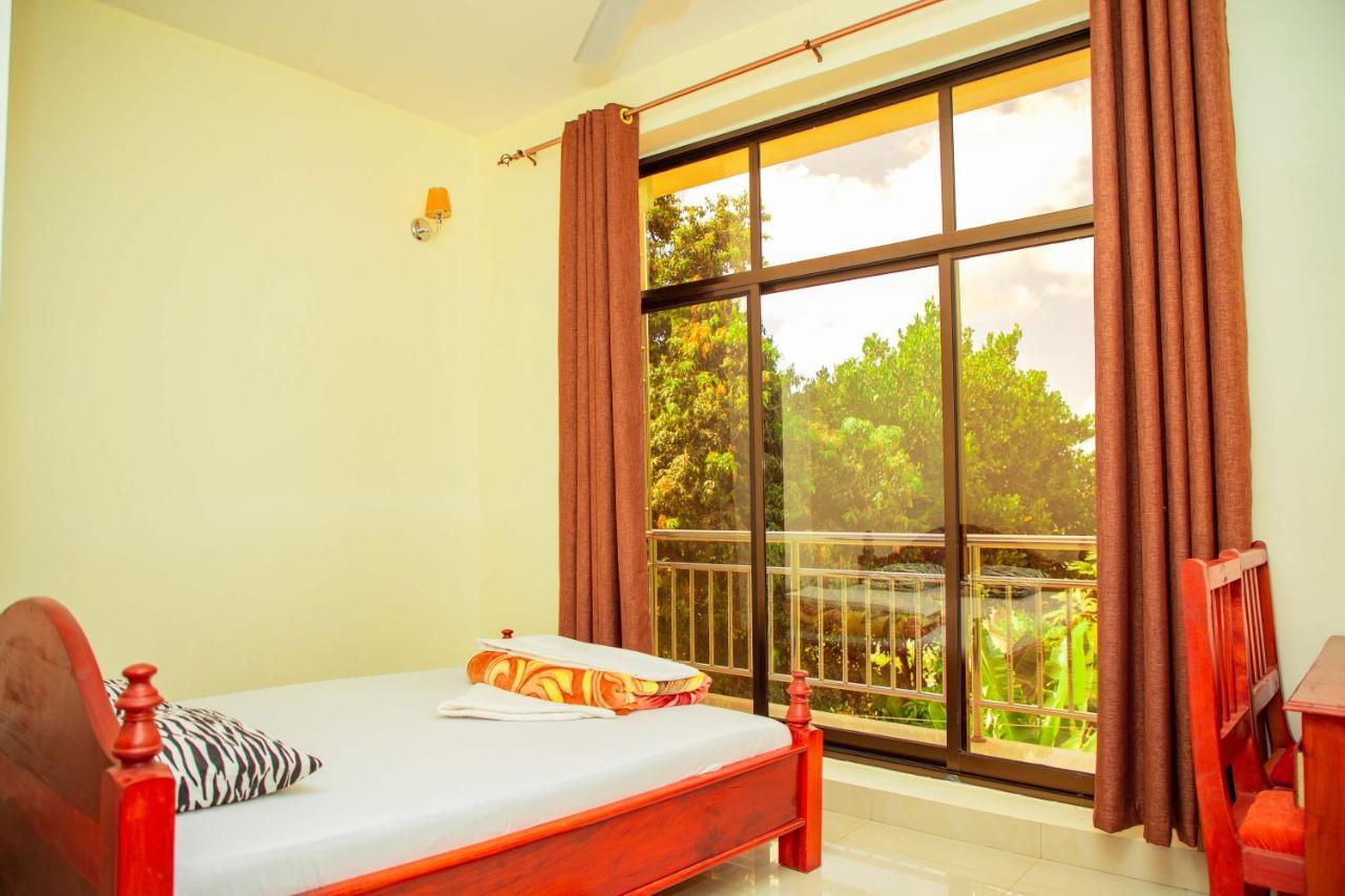 Africa Natural Tours - Kilimanjaro White House Hotel Moshi Exteriér fotografie