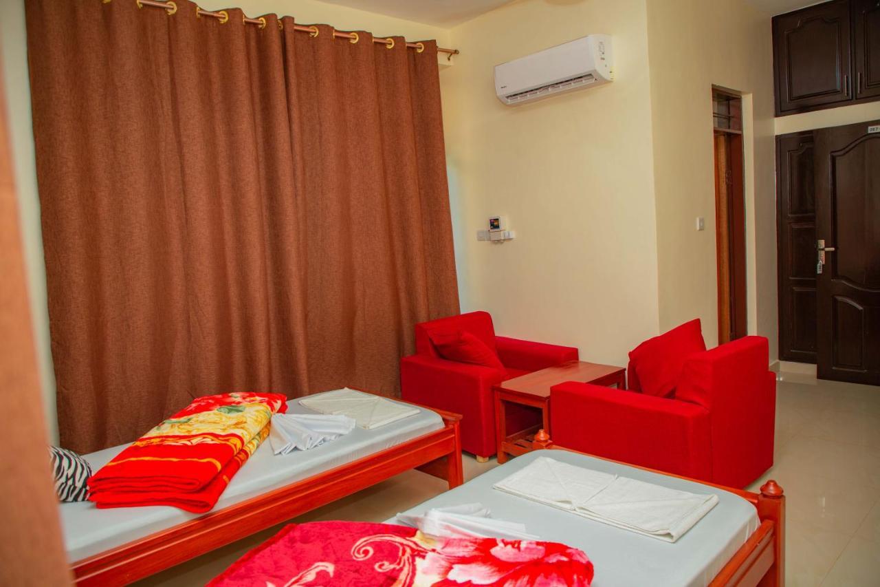 Africa Natural Tours - Kilimanjaro White House Hotel Moshi Exteriér fotografie